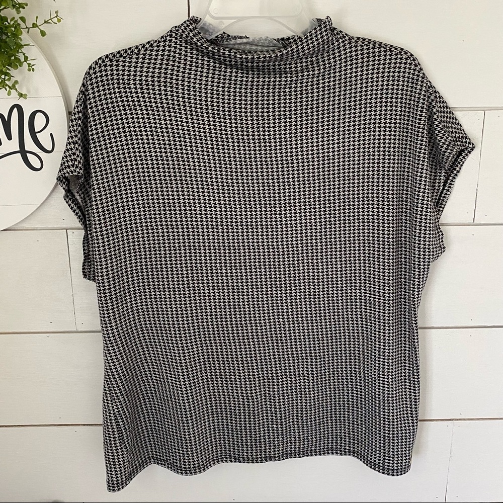 T Tahari Black & White Blouse